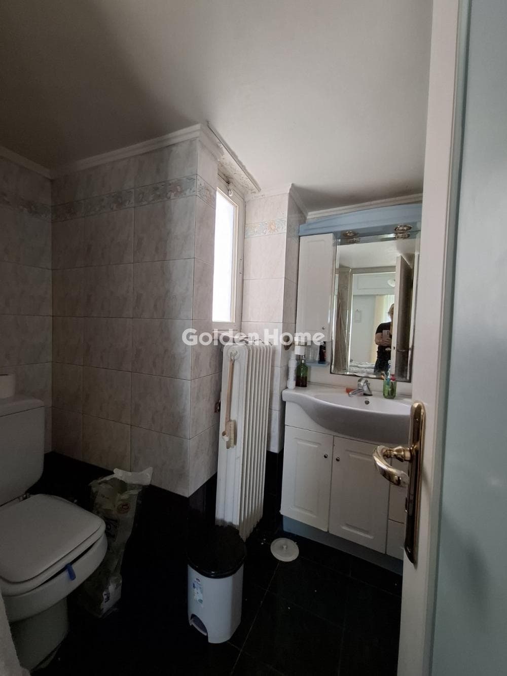 Apartment in Tzitzifies, Moschato — Photo 15 of 26