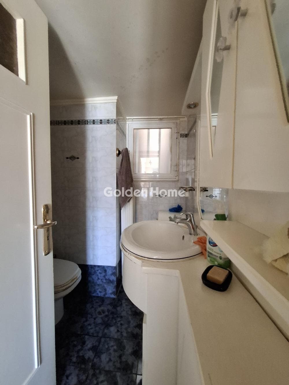 Apartment in Tzitzifies, Moschato — Photo 20 of 26