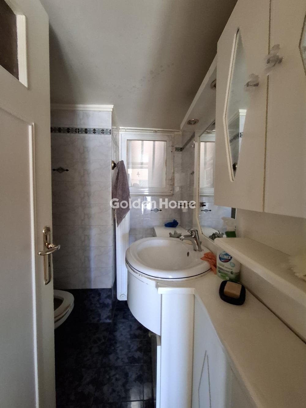 Apartment in Tzitzifies, Moschato — Photo 24 of 26