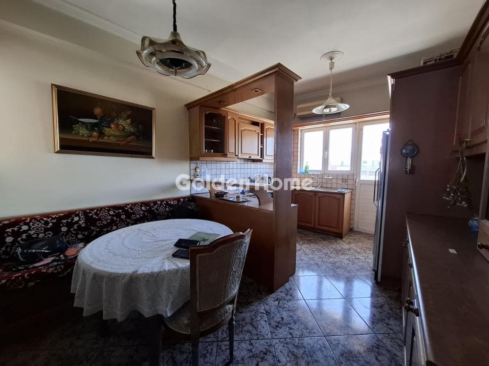 Apartment in Tzitzifies, Moschato — Photo 9 of 26