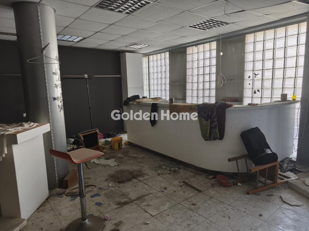 Retail Store in Ano Lofos, Peristeri — Photo 1 of 12