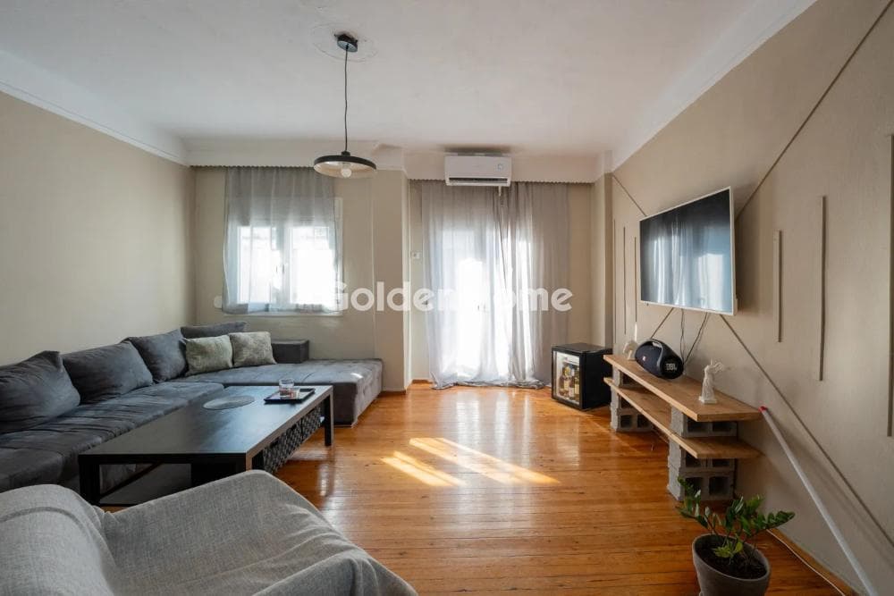 Apartment in Center, Neapoli — Photo 2 of 10