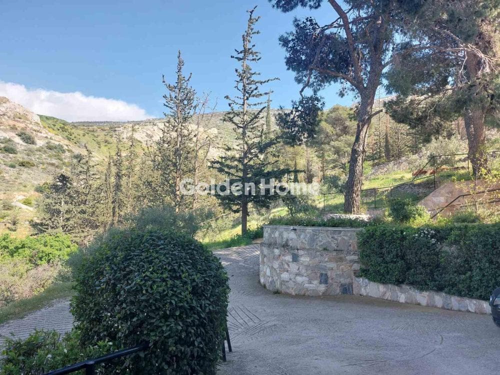 Apartment in Kareas, Vironas — Photo 5 of 19