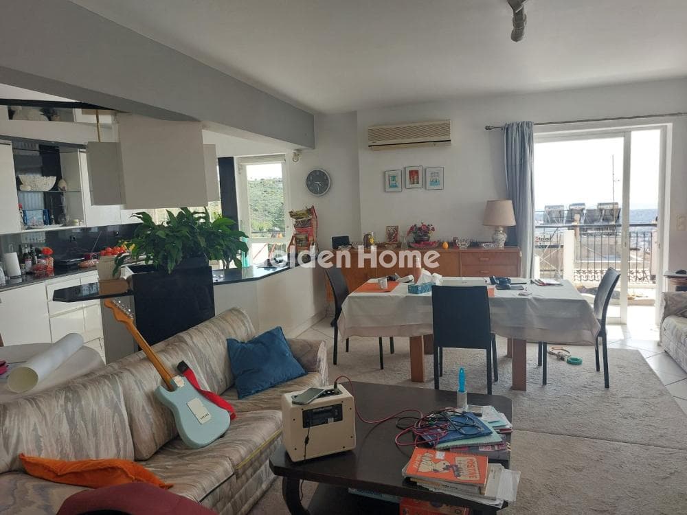 Apartment in Kareas, Vironas — Photo 16 of 19
