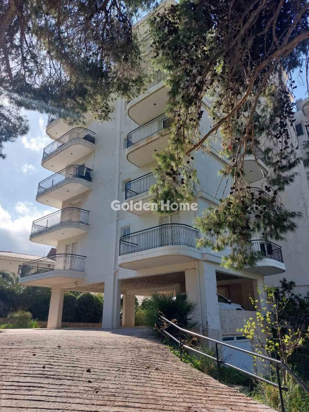 Apartment in Kareas, Vironas — Photo 9 of 19