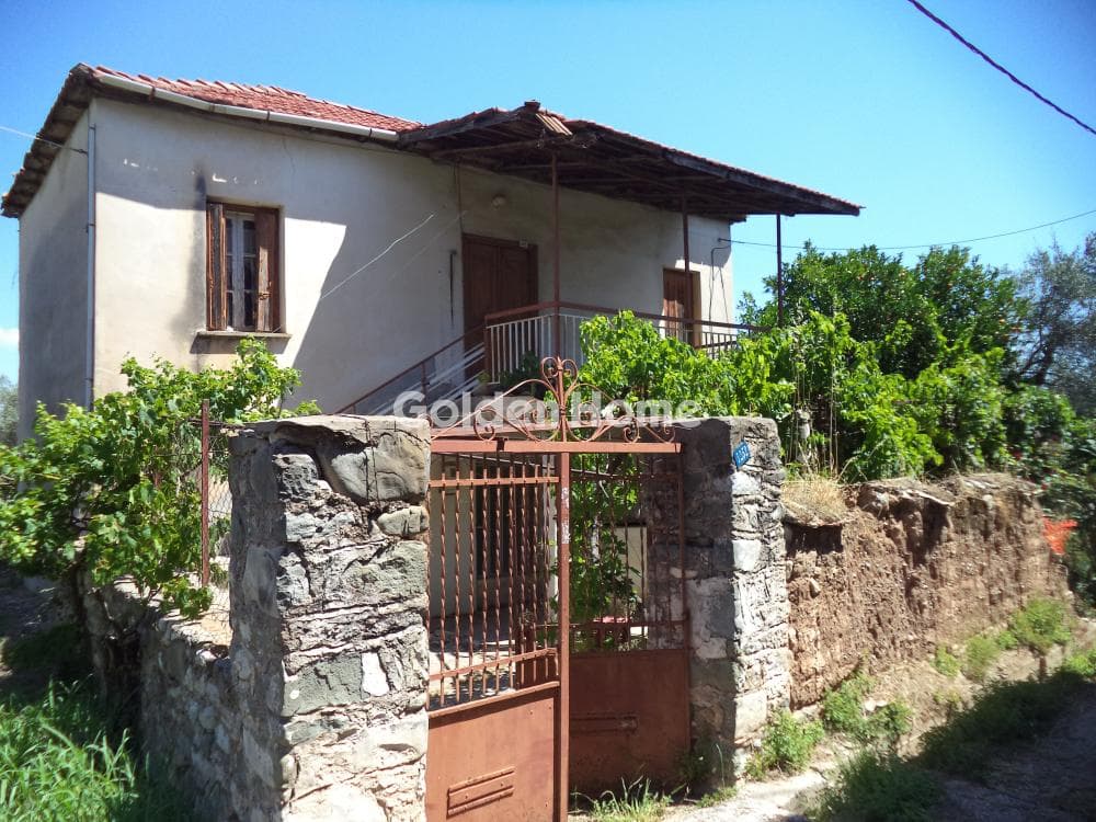 House in Center, Diakopto — Photo 11 of 12