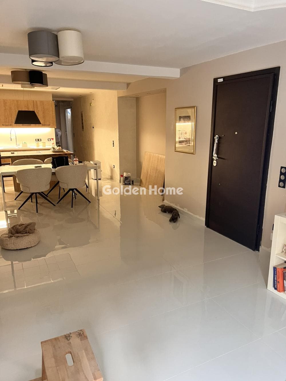 Apartment in Aspra Chomata, Nikaia — Photo 1 of 17