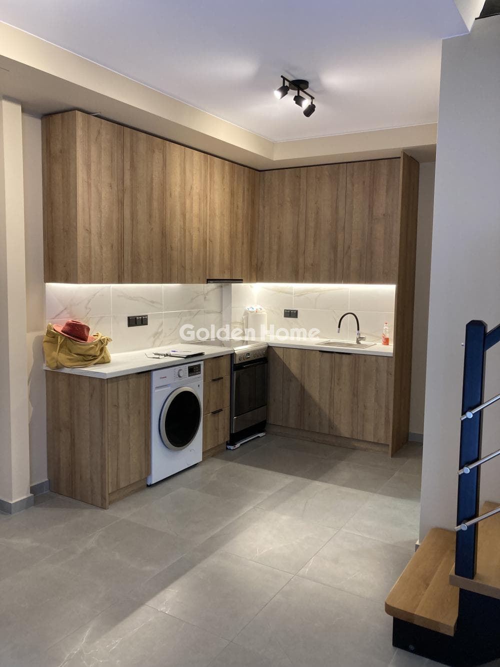 Apartment in Diilistiria, Piraeus — Photo 2 of 13