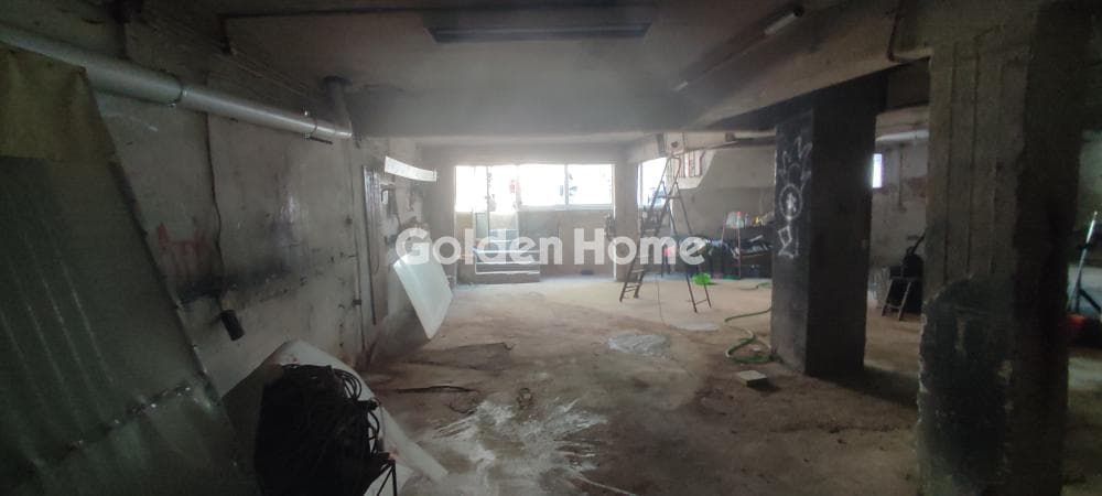 Retail Store in Center, Dafni — Photo 1 of 13