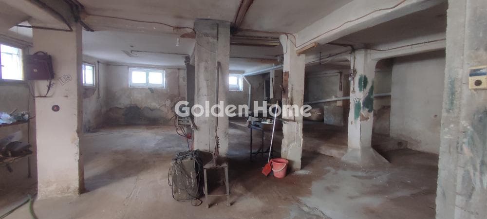 Retail Store in Center, Dafni — Photo 2 of 13