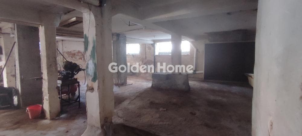 Retail Store in Center, Dafni — Photo 3 of 13