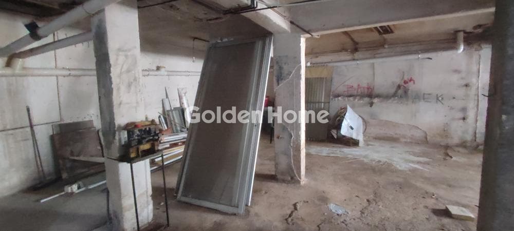 Retail Store in Center, Dafni — Photo 4 of 13