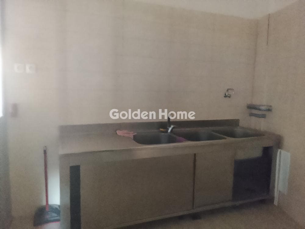 Retail Store in Center, Dafni — Photo 17 of 25