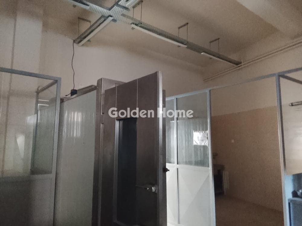 Retail Store in Center, Dafni — Photo 14 of 25