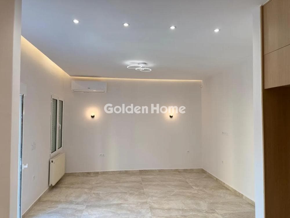 Apartment in Agia Sofia, Piraeus — Photo 2 of 10