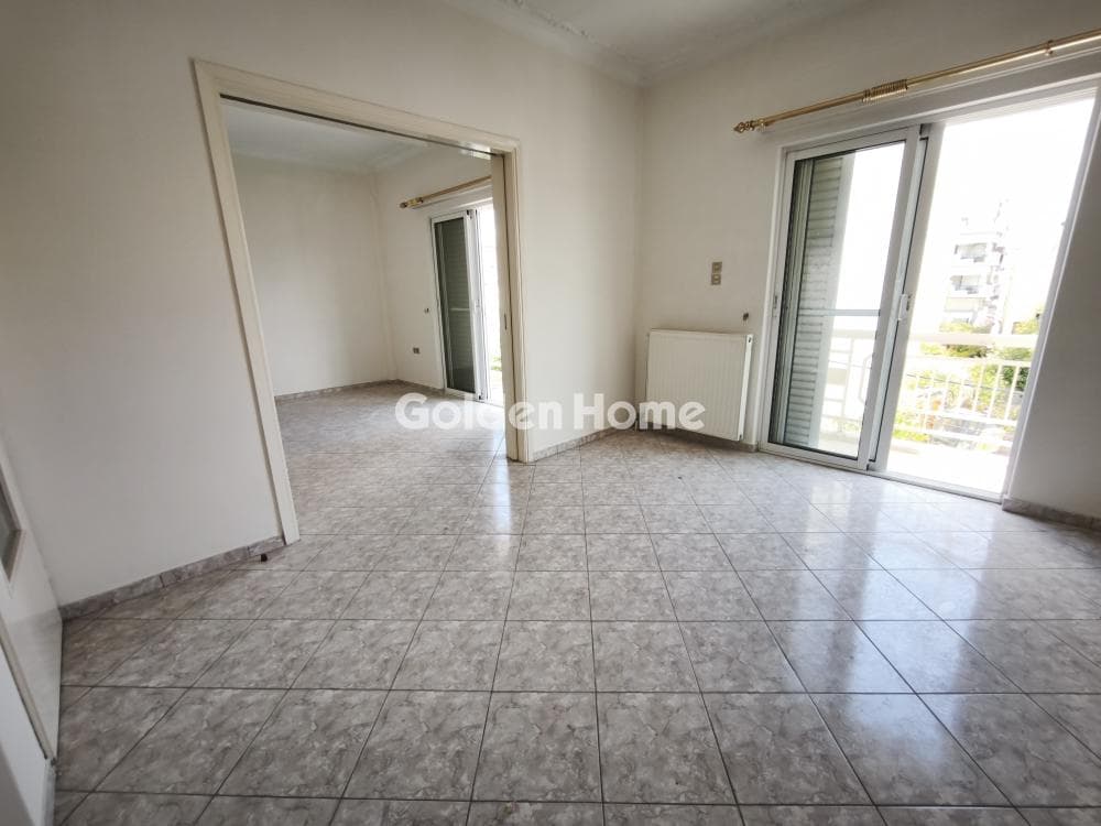 Apartment in Center, Ilion — Photo 2 of 21