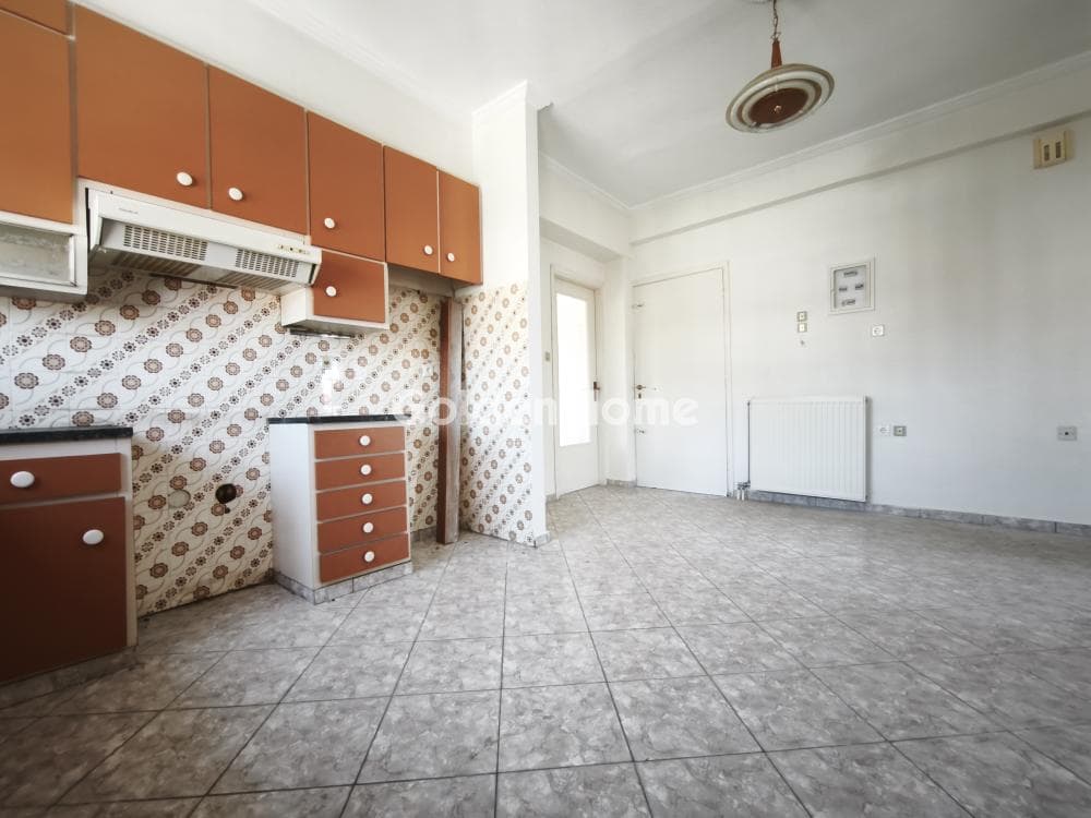 Apartment in Center, Ilion — Photo 5 of 21