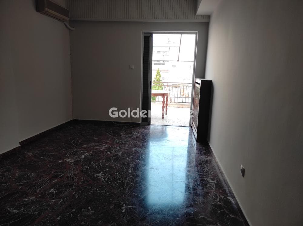 Apartment in Center, Dafni — Photo 3 of 15
