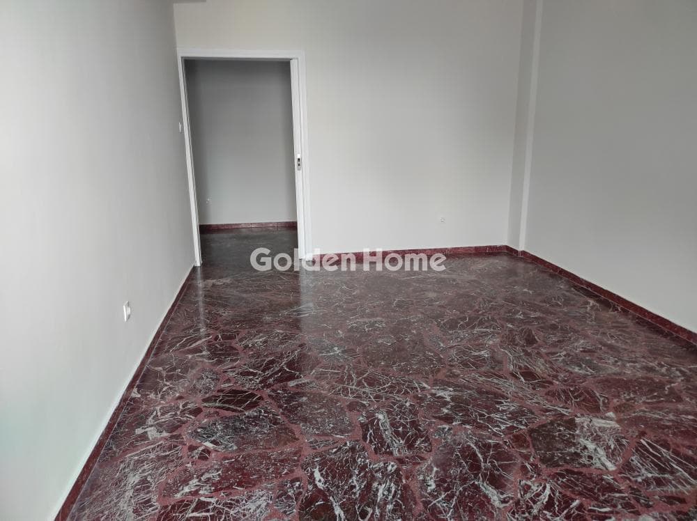 Apartment in Center, Dafni — Photo 2 of 15