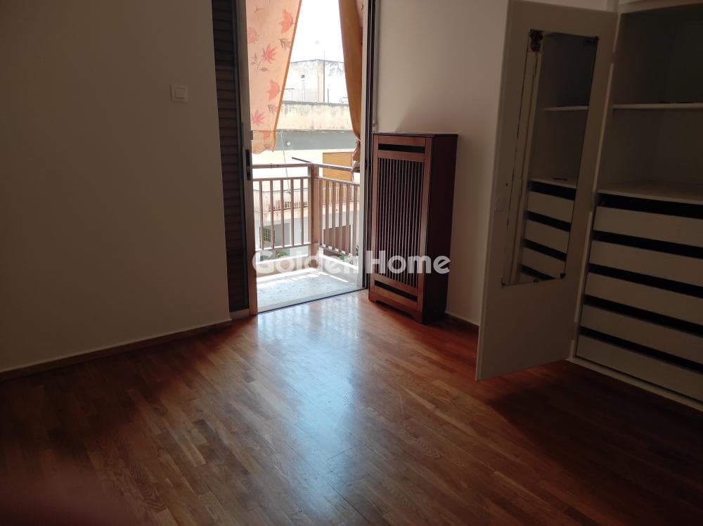 Apartment in Center, Dafni — Photo 13 of 15