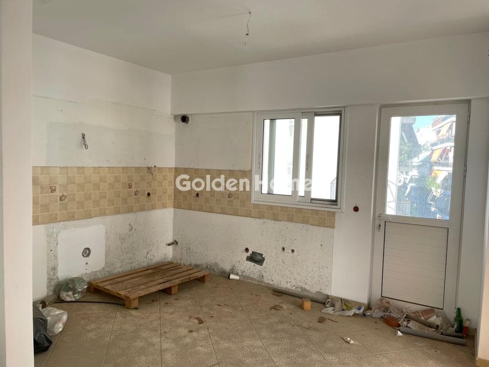 Apartment in akadimia Platonos, Kolonos - Kolokinthous — Photo 1 of 3