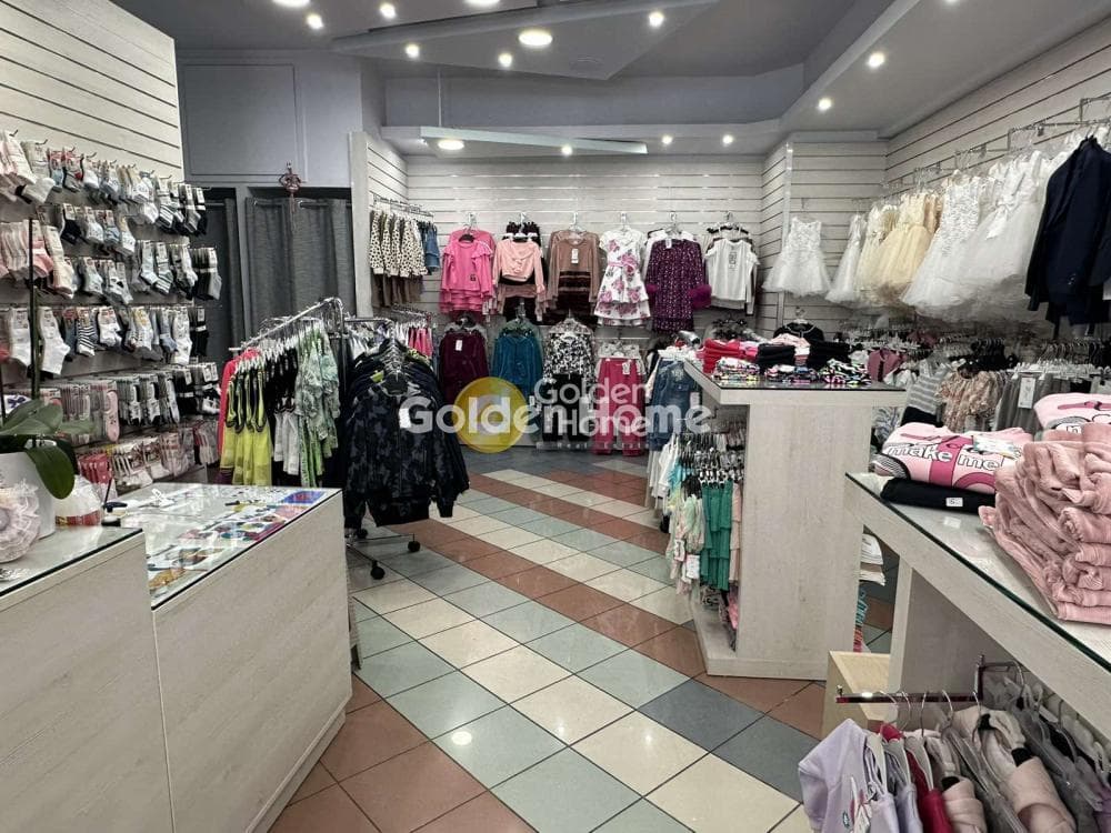 Retail Store in Eleftherias square, Koridallos — Photo 1 of 6