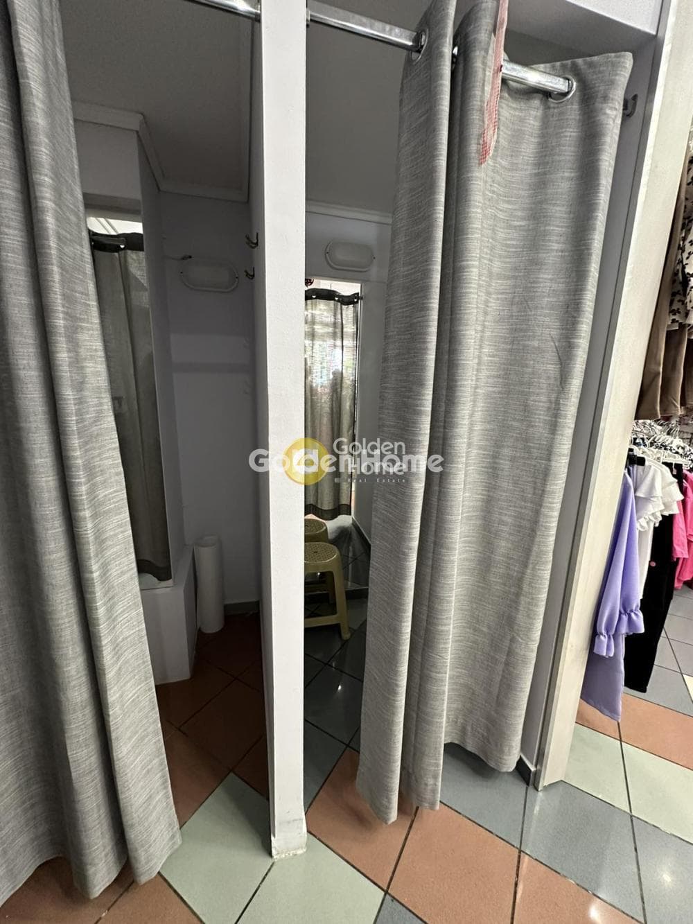 Retail Store in Eleftherias square, Koridallos — Photo 6 of 6