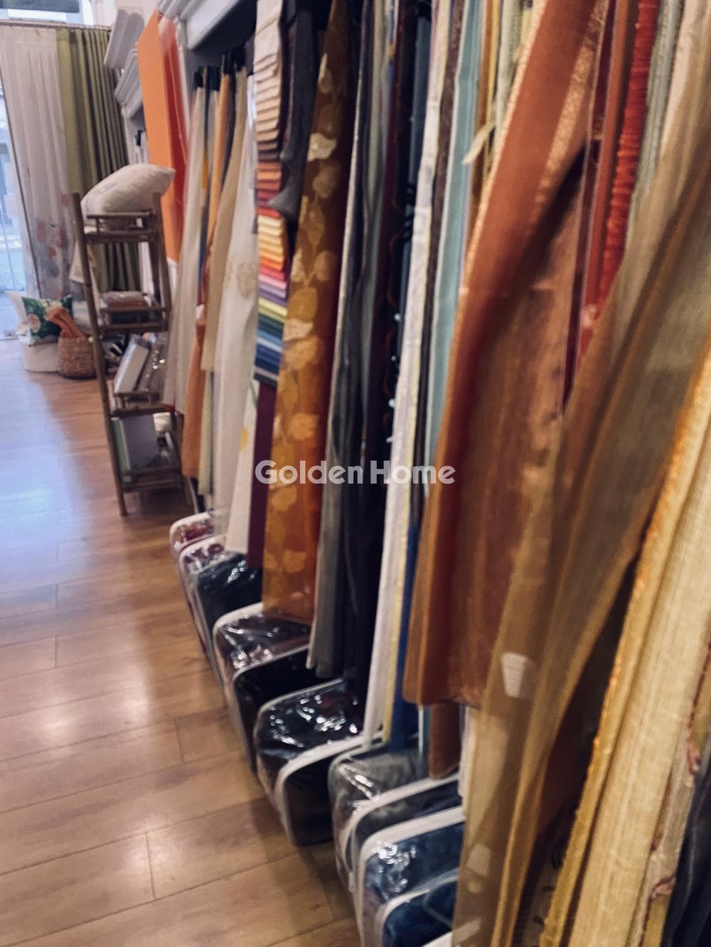 Retail Store in Dafni, Dafni — Photo 1 of 12