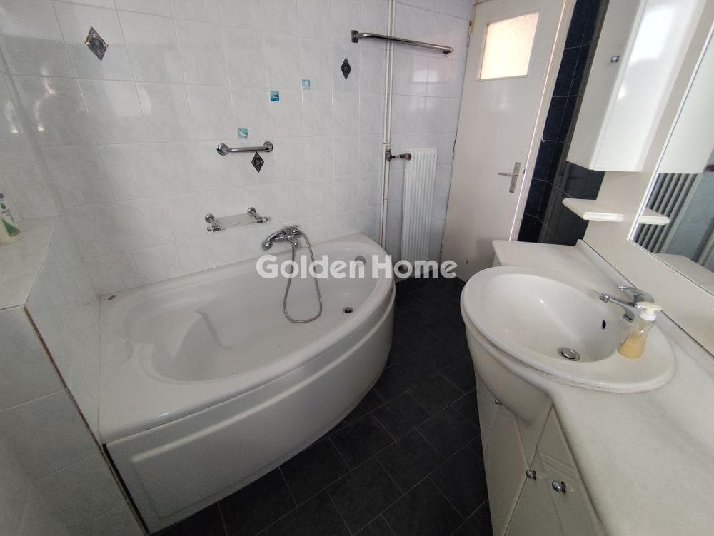 Apartment in Agia Paraskevi, Agioi Anargiroi — Photo 9 of 28