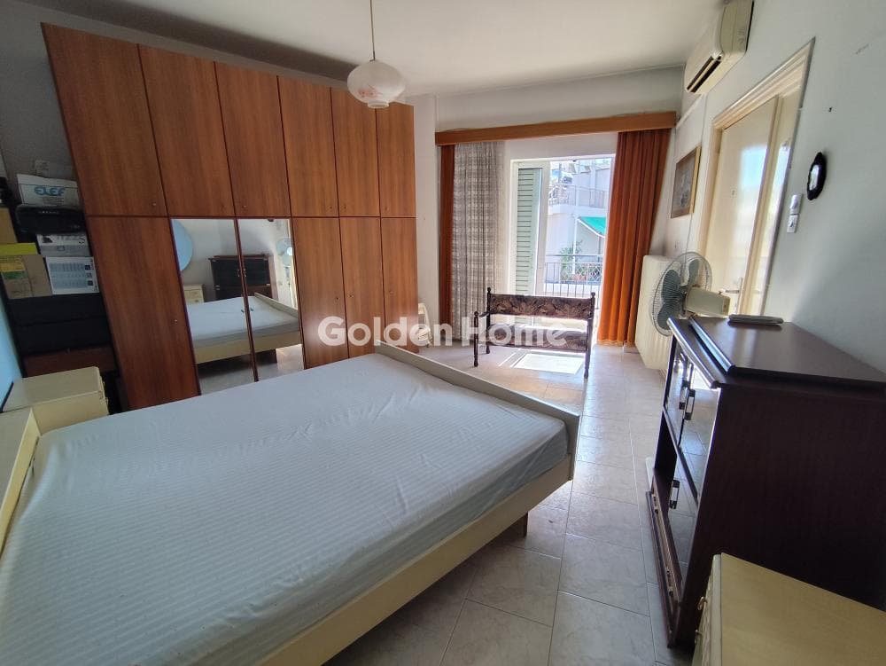 Apartment in Agia Paraskevi, Agioi Anargiroi — Photo 1 of 28
