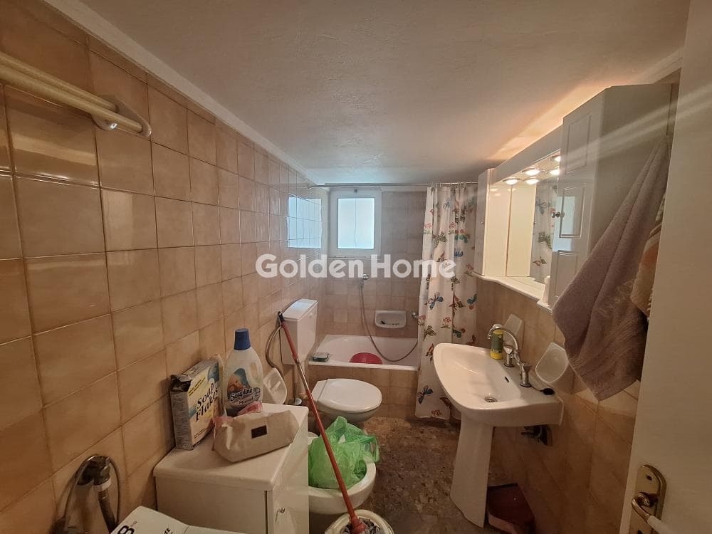 Apartment in Zoodochos Pigi, Vironas — Photo 15 of 16