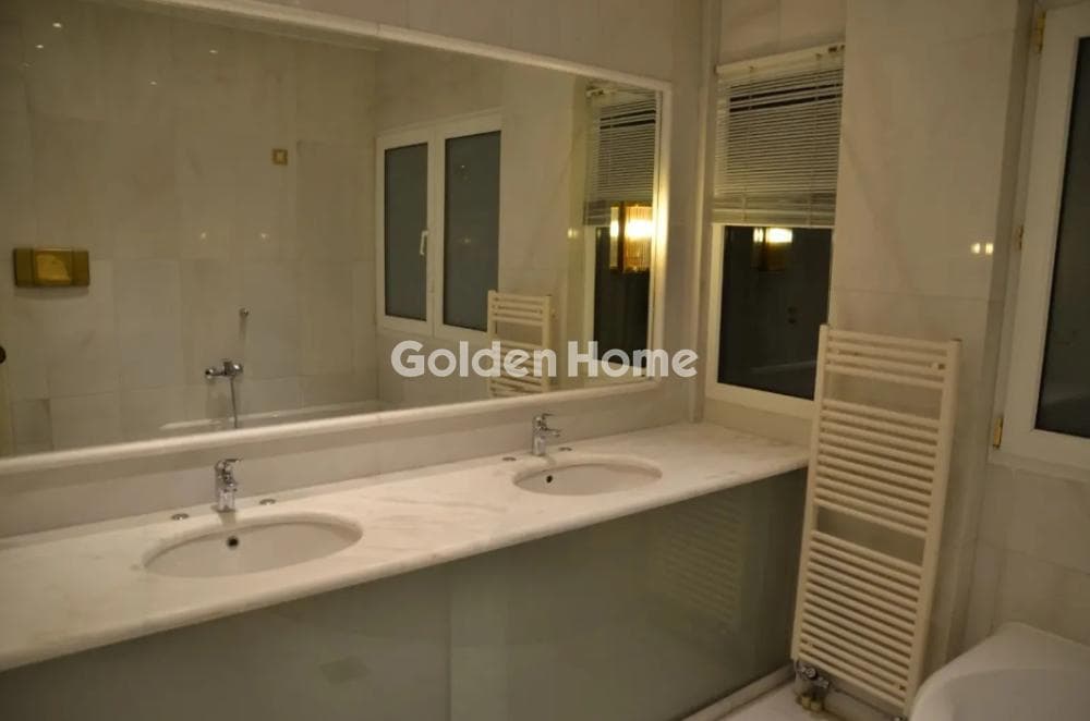 Apartment in Kareas, Vironas — Photo 23 of 38