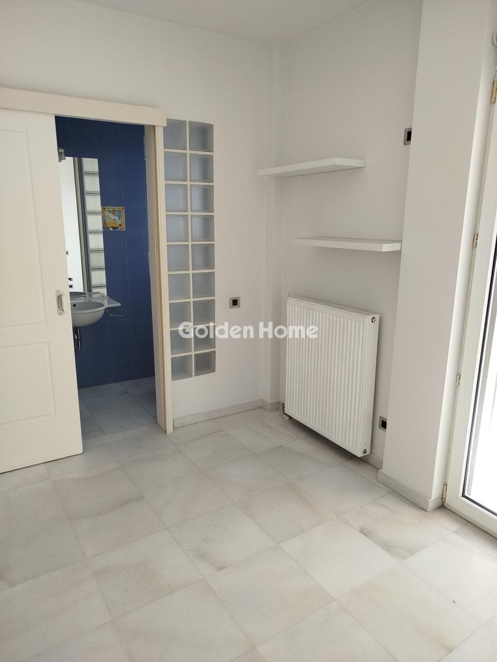 Apartment in Kareas, Vironas — Photo 25 of 38