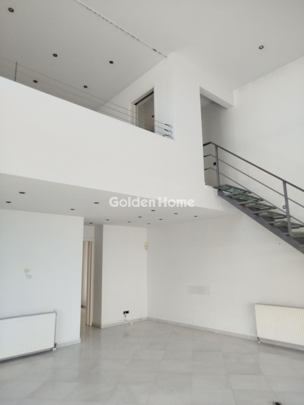 Apartment in Kareas, Vironas — Photo 1 of 38