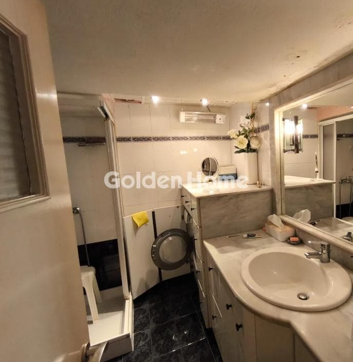 Apartment in Kareas, Vironas — Photo 12 of 21