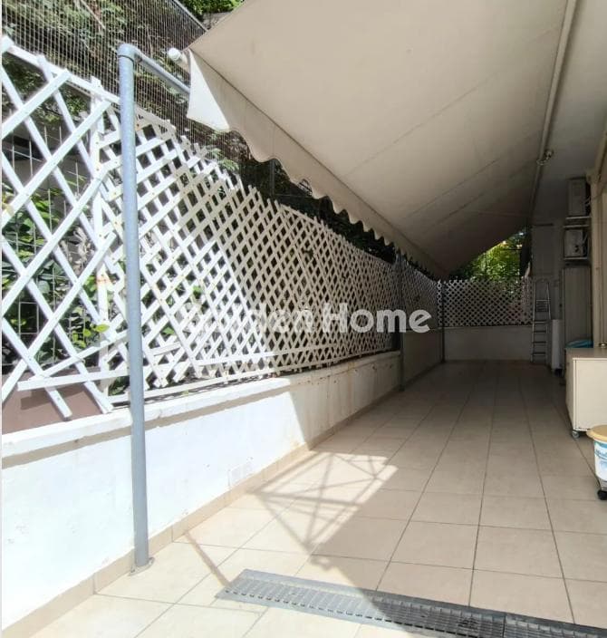 Apartment in Kareas, Vironas — Photo 16 of 21