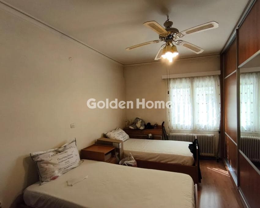 Apartment in Kareas, Vironas — Photo 8 of 21