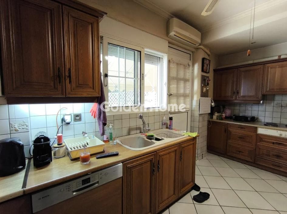 Apartment in Kareas, Vironas — Photo 5 of 21