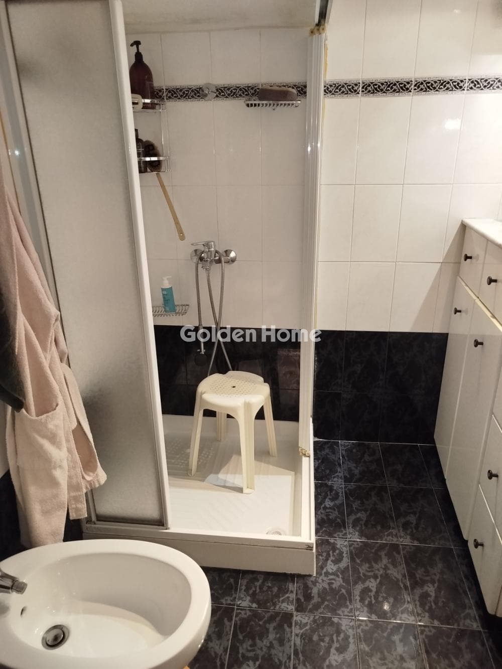 Apartment in Kareas, Vironas — Photo 14 of 21