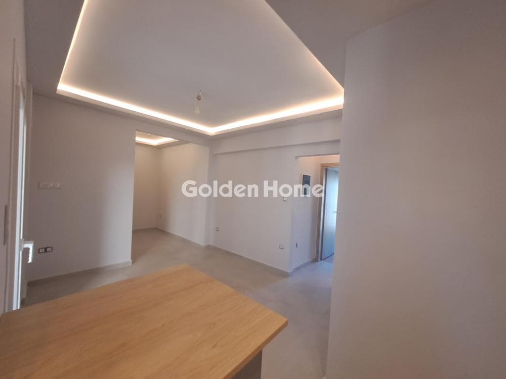 Apartment in Platia Koumoundourou, Kentro — Photo 3 of 16