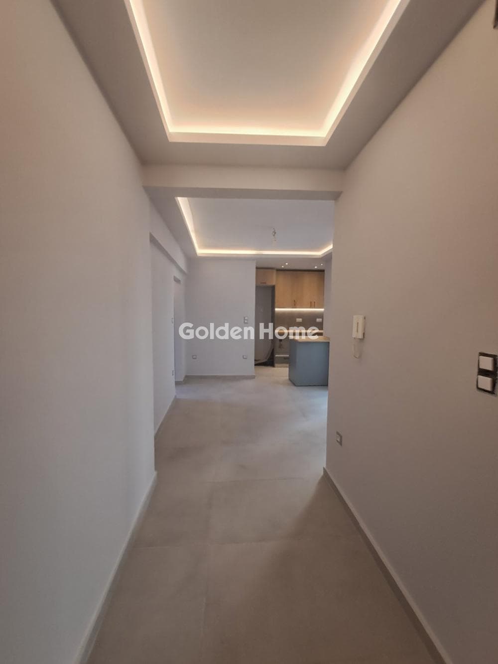 Apartment in Platia Koumoundourou, Kentro — Photo 2 of 16