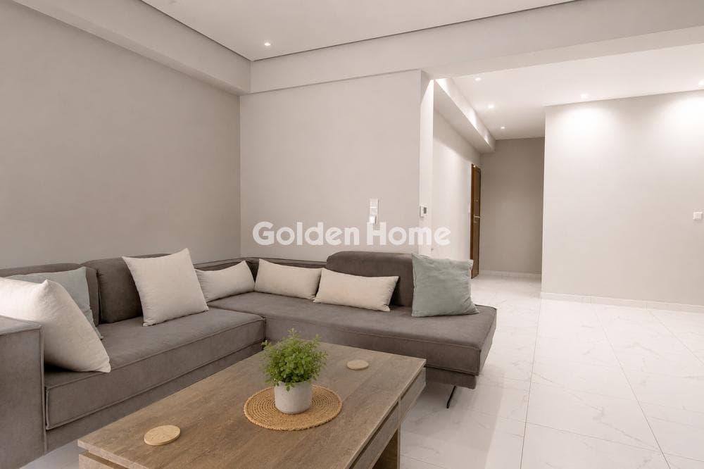 Apartment in Agios Sostis, Neos Kosmos — Photo 1 of 10