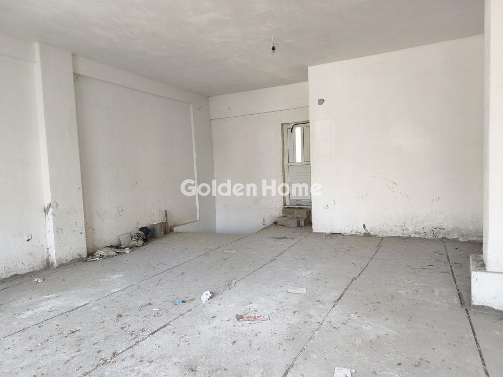 Retail Store in Agios Antonios, Peristeri — Photo 1 of 19