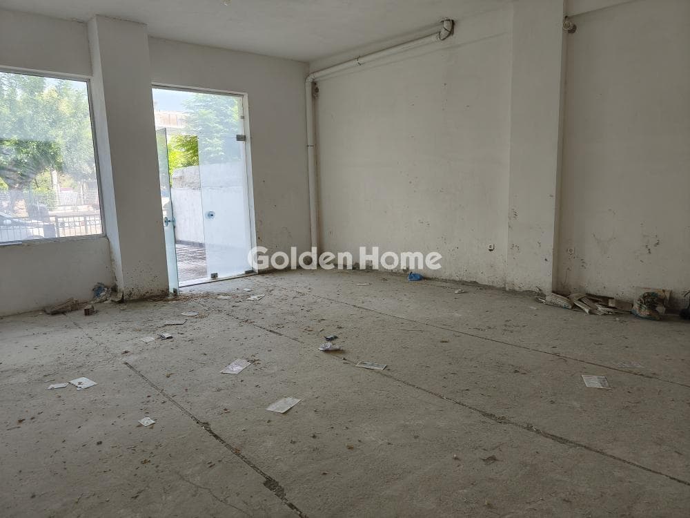 Retail Store in Agios Antonios, Peristeri — Photo 3 of 19