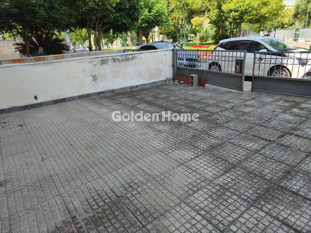 Retail Store in Agios Antonios, Peristeri — Photo 9 of 19