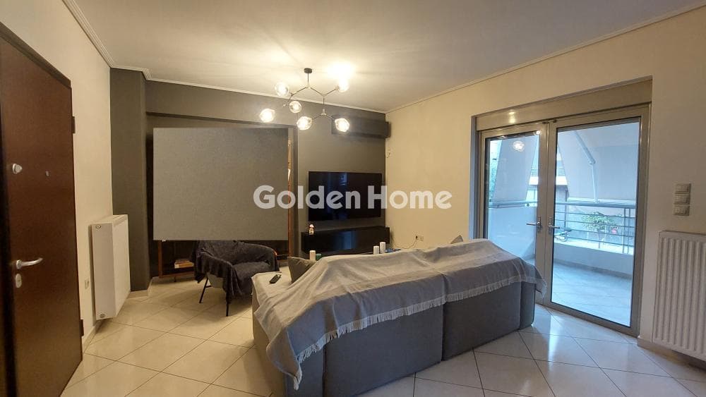 Apartment in Kallipoli, Piraeus — Photo 1 of 13