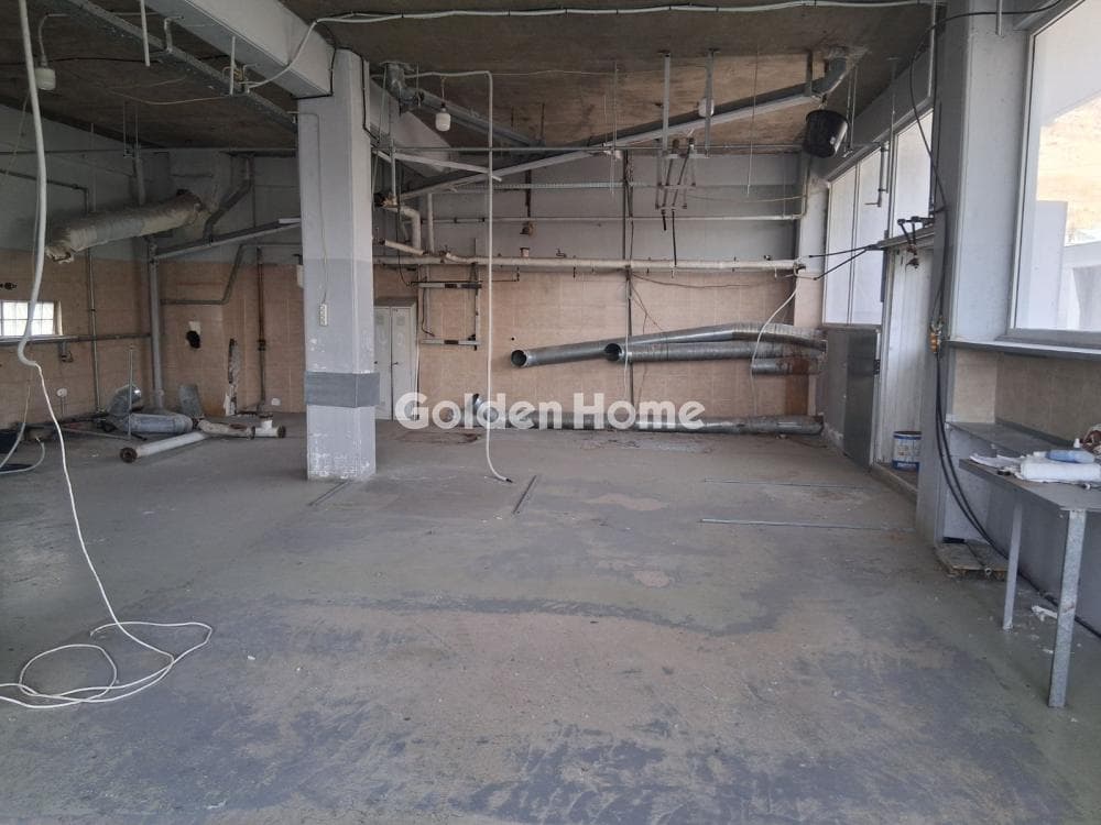 Industrial Space in Kariotika, Perama — Photo 5 of 21