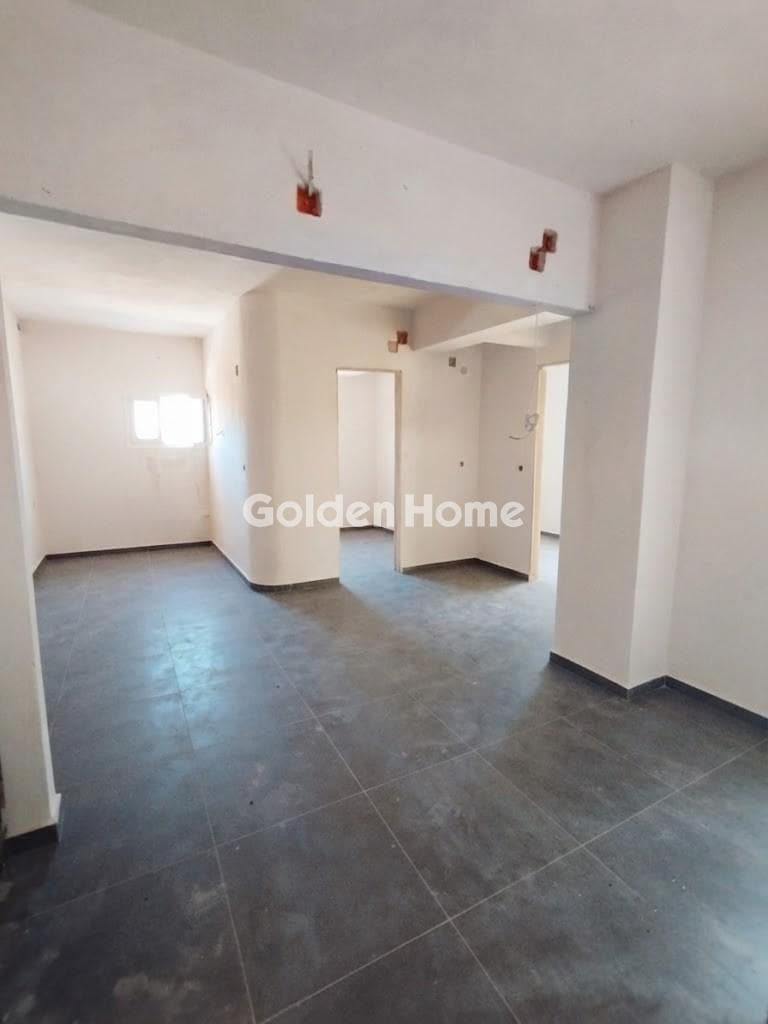 Apartment in Κέντρο, Kalivia Thorikou — Photo 2 of 7