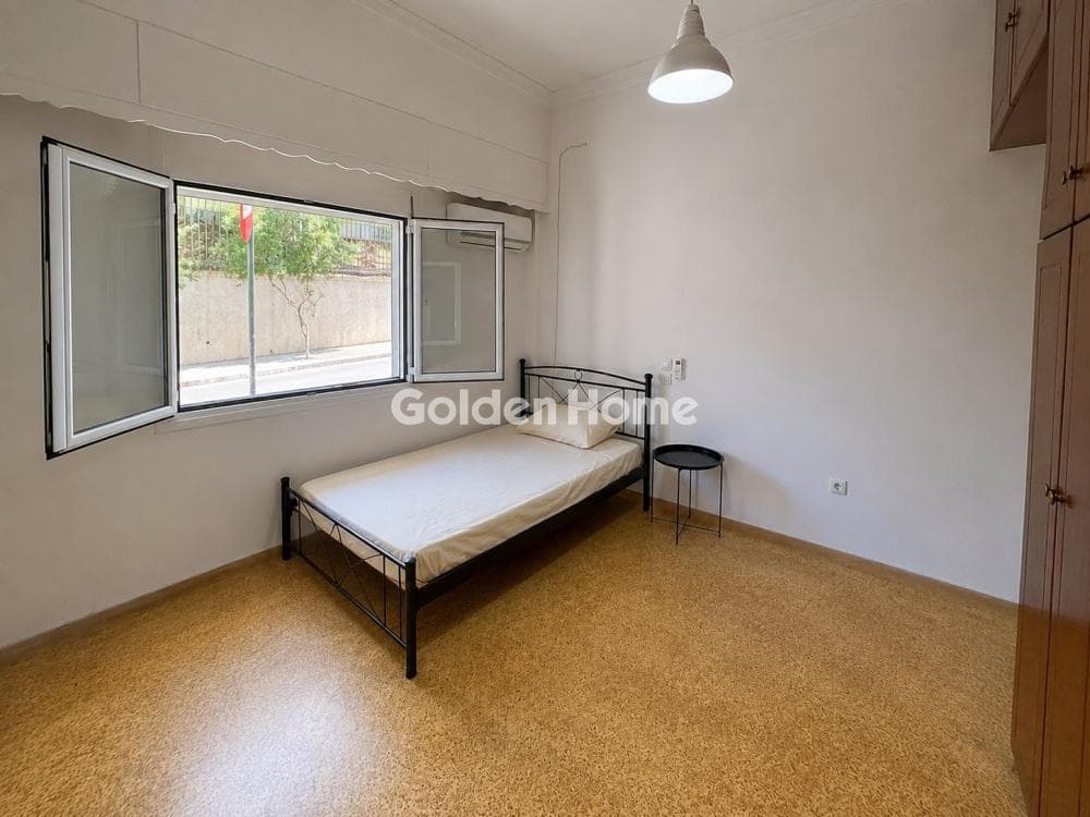 Apartment in Chatzikiriakeio, Piraeus — Photo 3 of 12