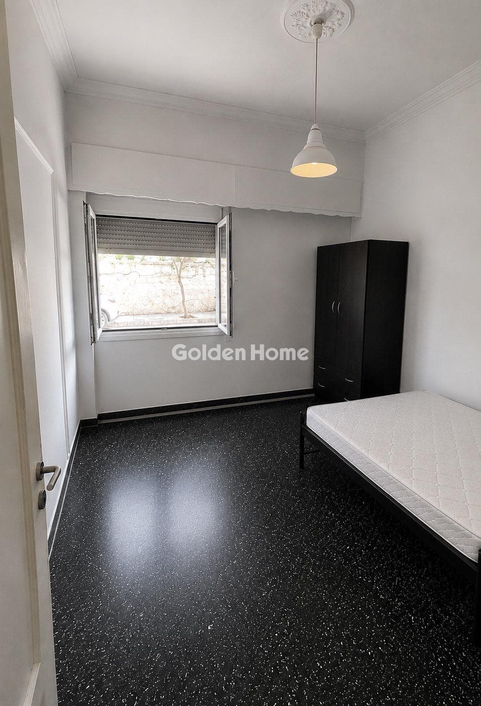 Apartment in Chatzikiriakeio, Piraeus — Photo 2 of 12